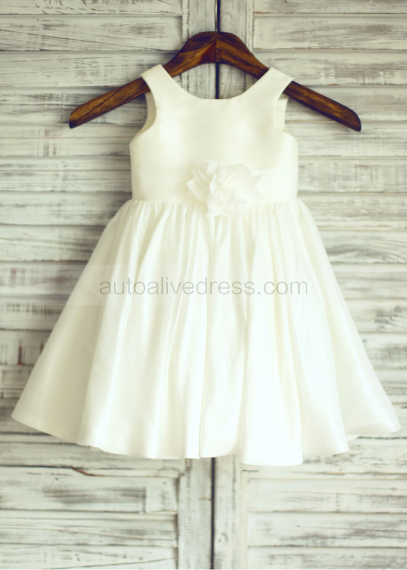 A-line Modest Neck Ivory Taffeta Flower Girl Dress With Handmade Flower