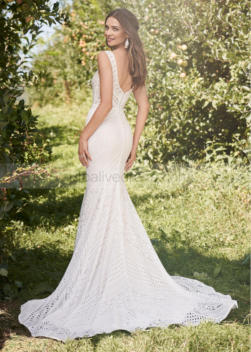 Mermaid Ivory Geometric Lace V Back Wedding Dress